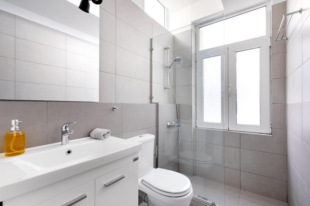 Supreme B2 In Syntagma Apartment