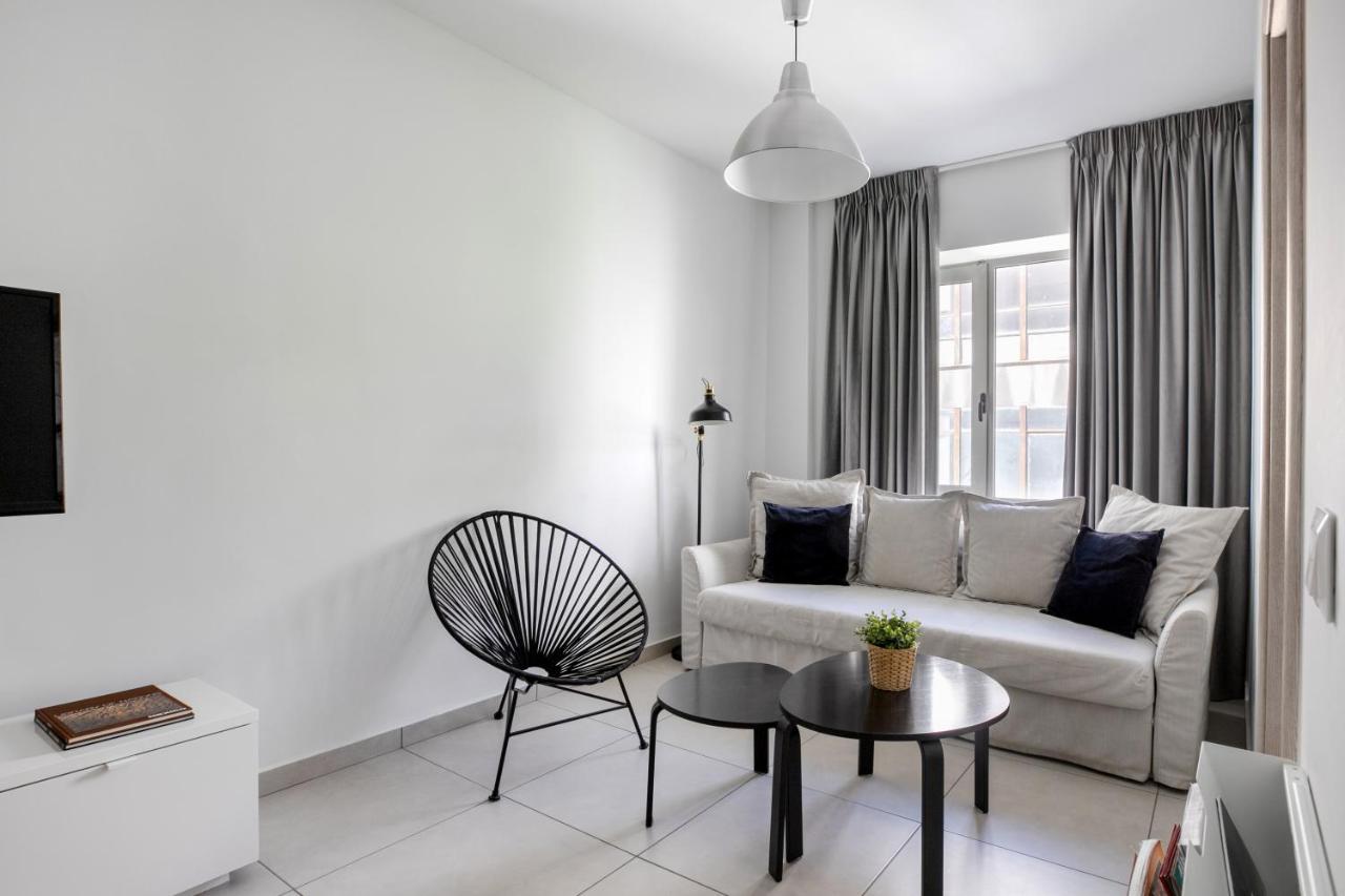 Supreme B2 In Syntagma Apartment